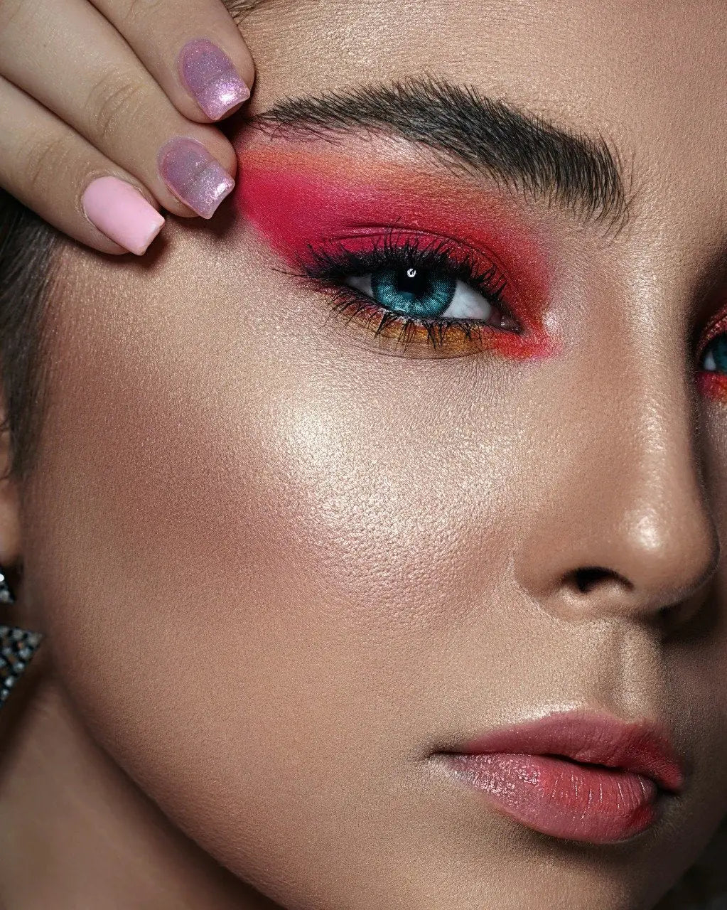 10 beauty products any girl live can't without Platinum Delux ®