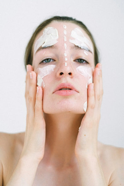 Applying Your Skin Care Products: The Correct—And Harmful—Way Platinum Delux ®