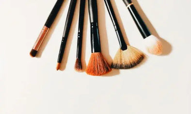 How to clean your brushes you use while applying makeup Platinum Delux ®